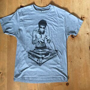Bruce Lee DJ Graphic Tee – Men’s Size Small